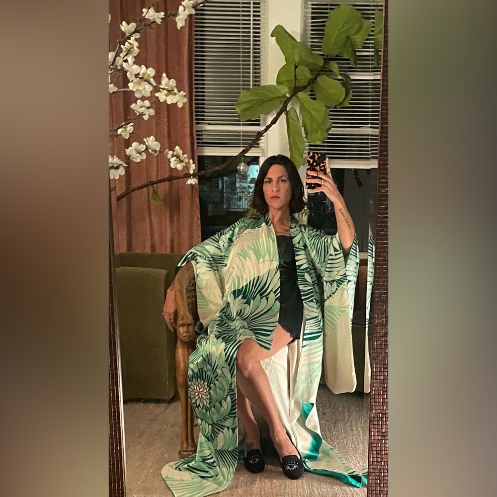 Antique silk kimono wintergreen chrysanthemum feathers abstract metallic deco